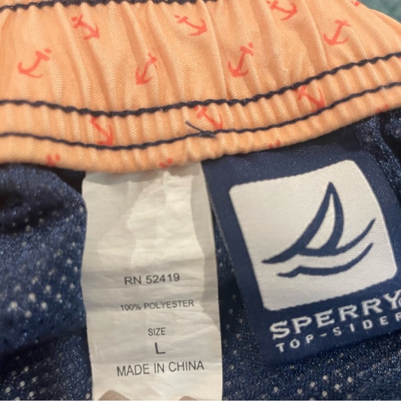 Sperry Men’s swim trunks - Picture 2 of 3